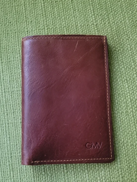 GanMarcoVenturi Brown Leather Passport Wallet - Classic Men's Accessory