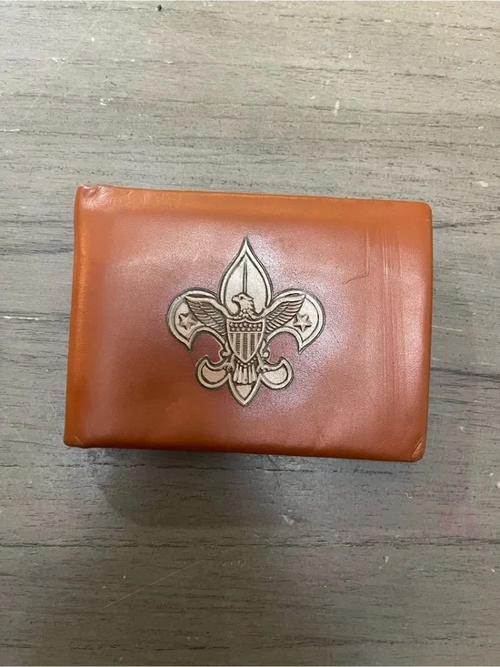 Men's Leather Wallet with Fleur-de-Lis Emblem - Brown