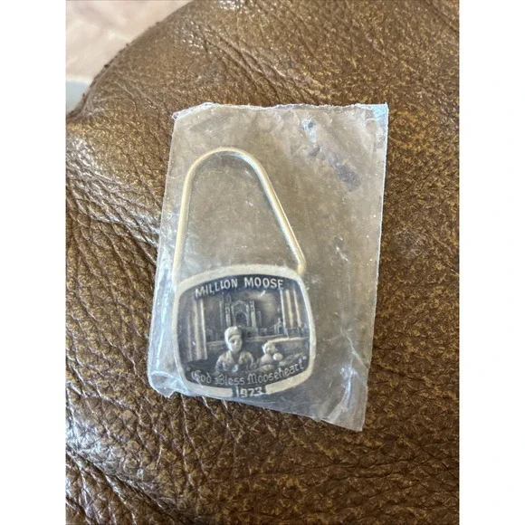 MILLION MOOSE KEY RING 1973  GOD BLESS MOOSEHEART  SIGNED  DIRECTOR GENERAL NEW