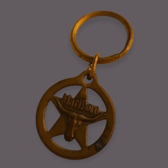 Vtg Marlboro Brass Bull Emblem Keychain