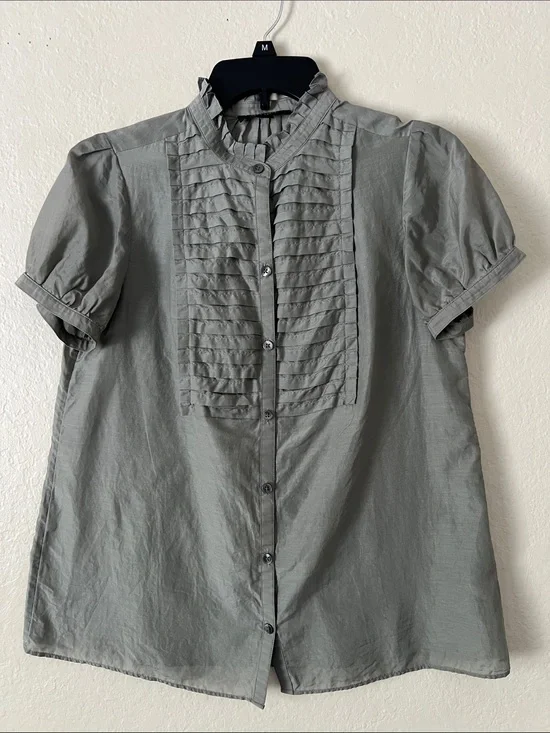 EUC BANANA REPUBLIC Cotton/Silk Blend Ruffled Front Short Sleeve Blouse Gray M