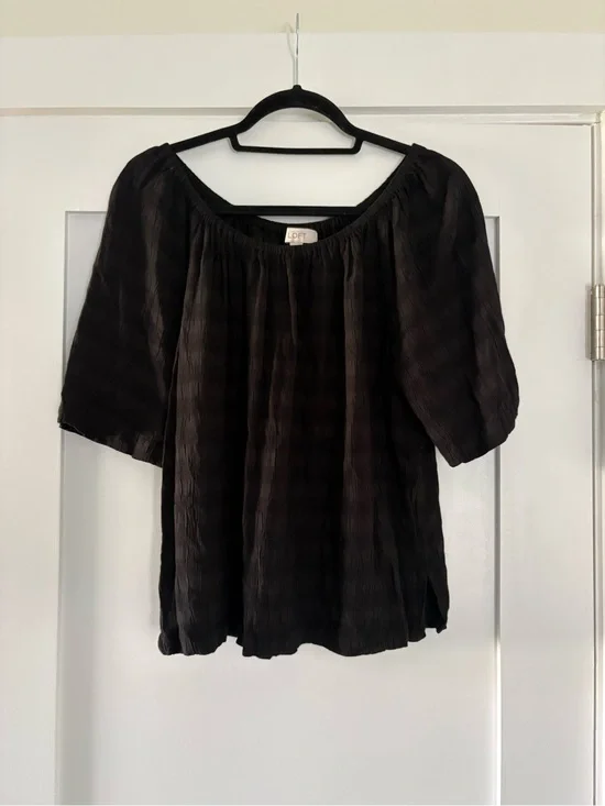 LOFT Black Textured Crinkle Off The Shoulder Blouse Sz M
