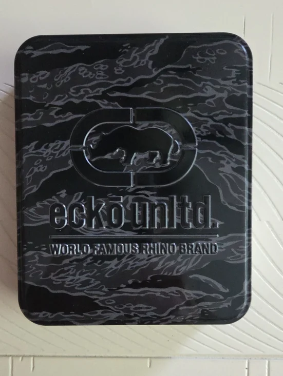 Ecko Unltd. Black Wallet with Red Accent Tin