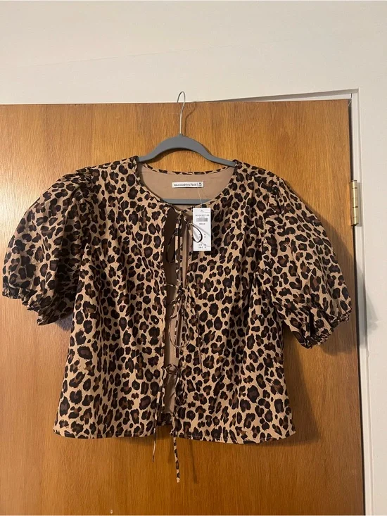Abercrombie Leopard Print Puff Sleeve Tie-Front Top - NWT