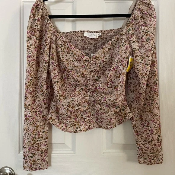 Astr Floral Ruched Long-Sleeve Square-Neck Top