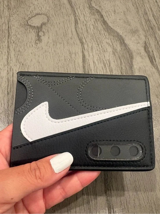 * New Nike icon air max 90 wallet Black and White Swoosh Cardholder