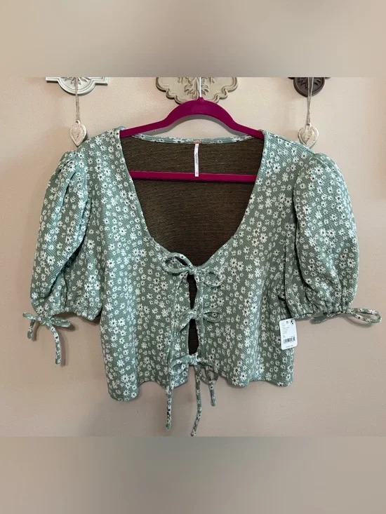 NWT Free People XL Sweet Sun Sage Green Floral Tie-Front Puff Sleeve Crop Top