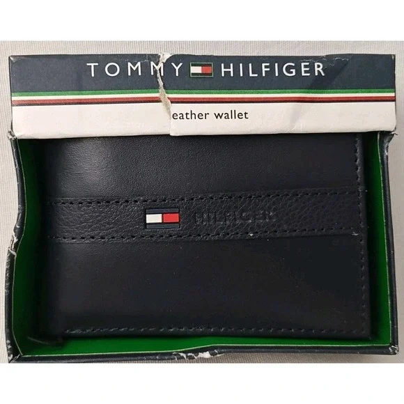 New Tommy Hilfiger Men's Ranger Leather Passcase Wallet Removable Card Case Navy