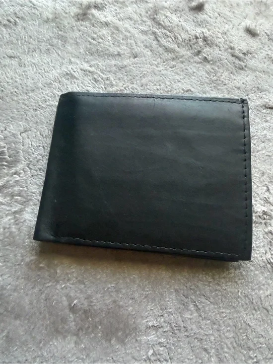 Classic Black Bi-Fold Wallet - Men Accessories