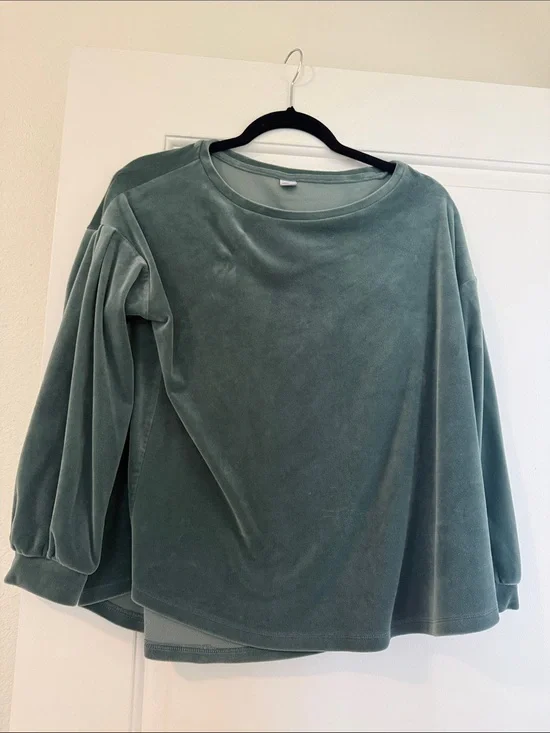 Old Navy Sage Green Velvet Puff-Sleeve Top