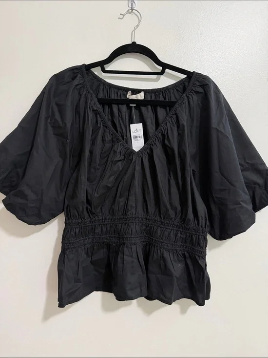 NWT LOFT Black Short Puff Sleeve V-Neck Top Smocked Womens Large