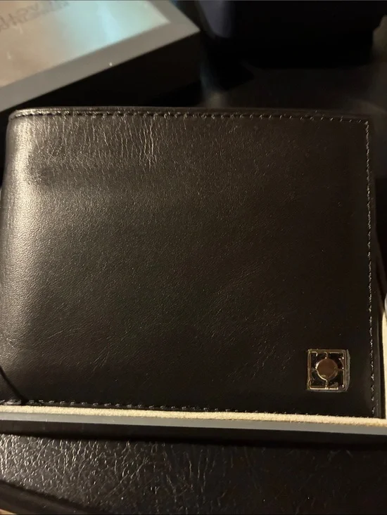 Kenneth Cole Men's Black Leather Bifold Wallet - Classic Style