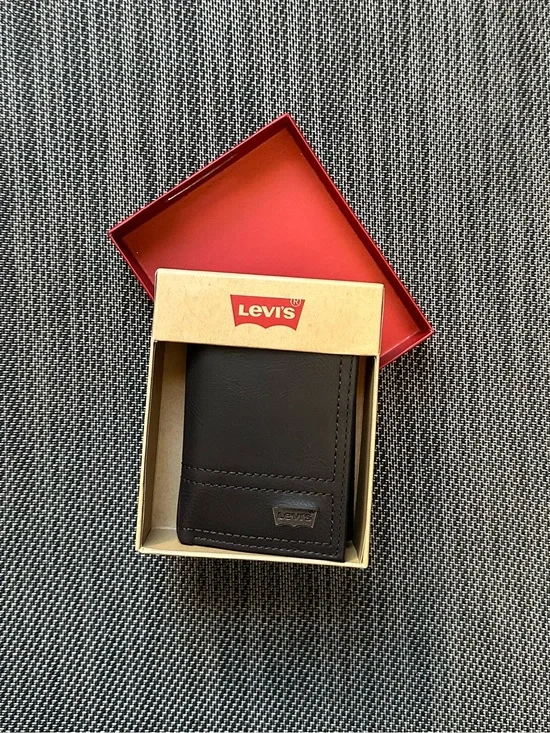 Levi's Brown Trifold Leather Card & Key Wallet