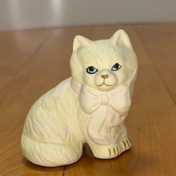 Vintage ST Cat Figurine – Pale Yellow Kitten w/ Blue Eyes Chalkware Style 3