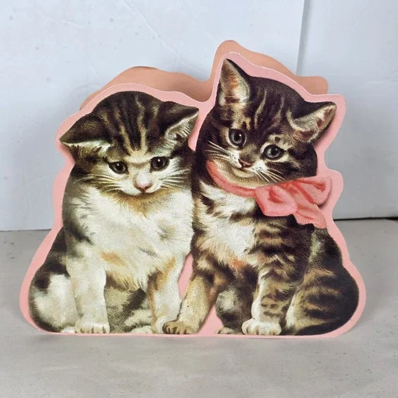 Vintage Hallmark tabby kitties cat Gift Bag cute gifting realistic pink‎ cutout
