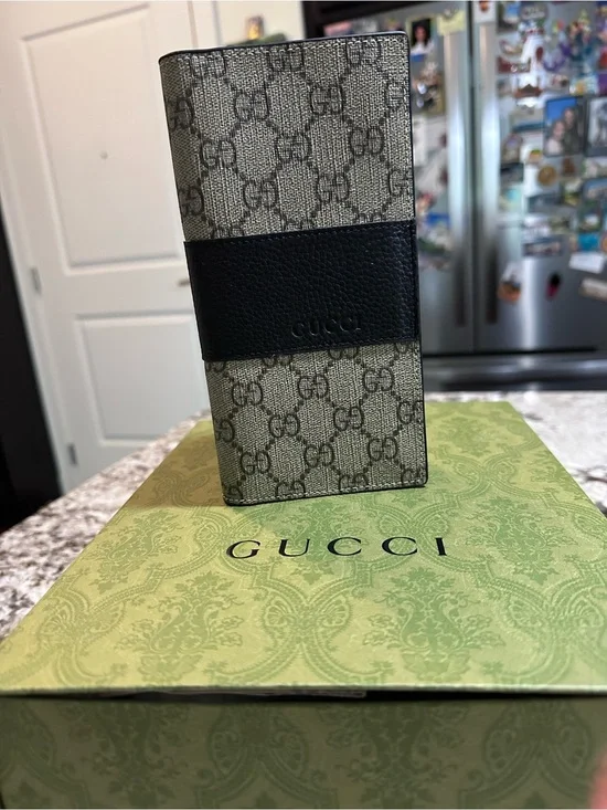 Gucci Beige GG Supreme Canvas Continental Card Wallet with Black Leather Band