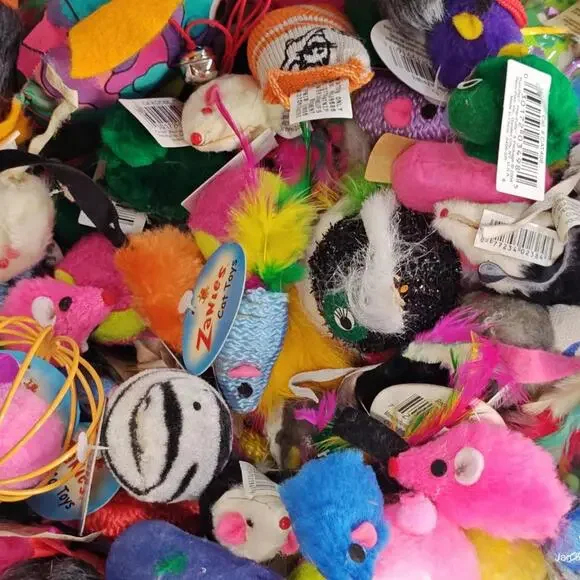 Cat Toys  Bulk 40 Toys Many Nice Brands Always Different Selection