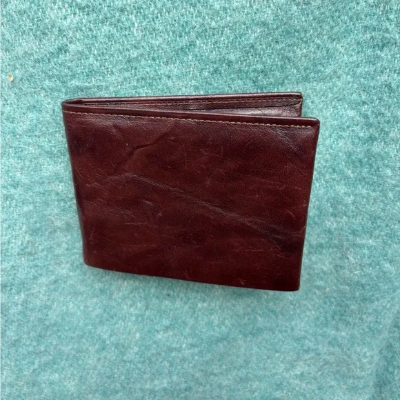 Men’s Bifold Dark Brown Leather Wallet