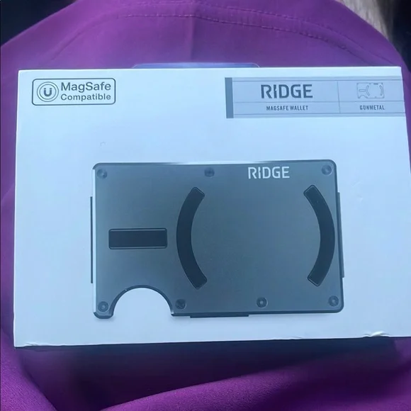 Ridge MagSafe Wallet in Gunmetal Gray