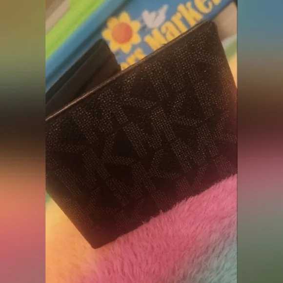 Micheal Kors Mens wallet