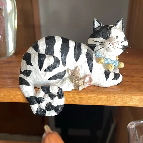 Shelf sitter, Striped Cat black and white cat Figurine with Mouse