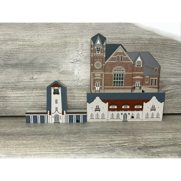 The Cat's Meow‎ Village Greenfield Eli Lilly Church 90s Wooden Houses B6