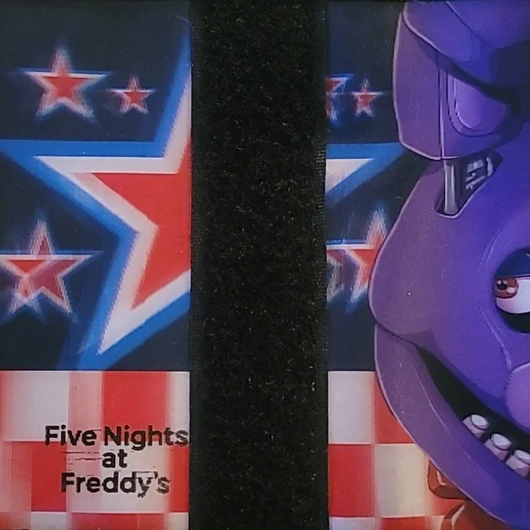 ** Mint Condition 2018 Holographic Five Nights at Freddy's Wallet