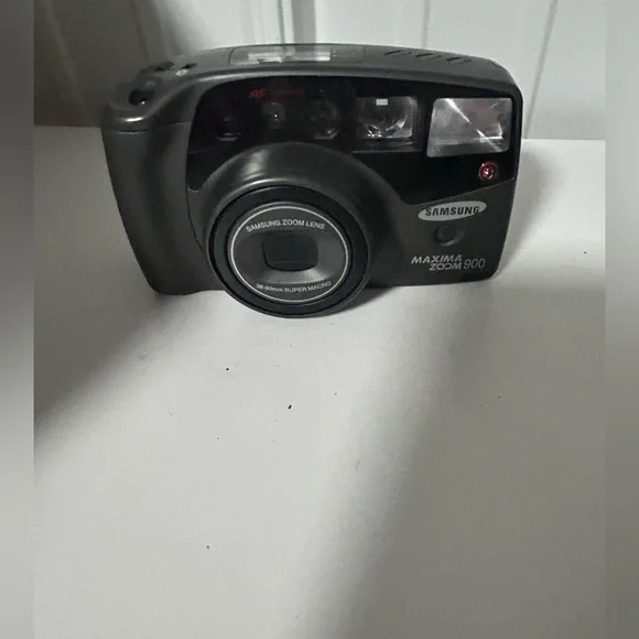 Samsung Maxima Zoom 900 Black Compact Film Camera untested