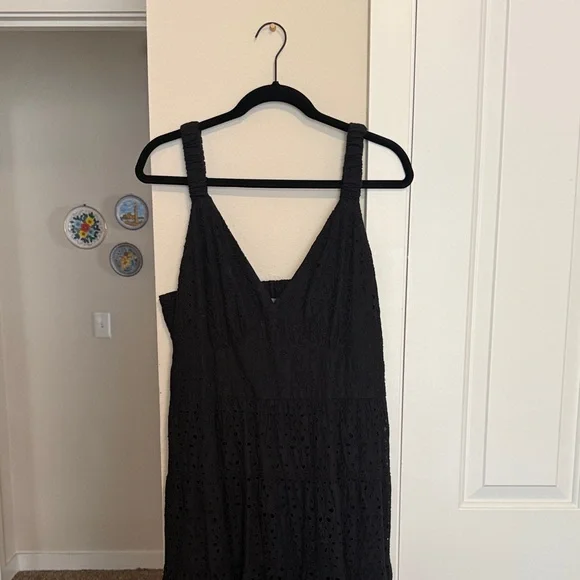 Abercrombie & Fitch Black Eyelet V-Neck Maxi Dress