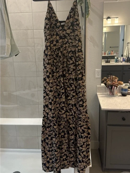 Abercrombie & Fitch Black and Tan Floral Maxi Dress