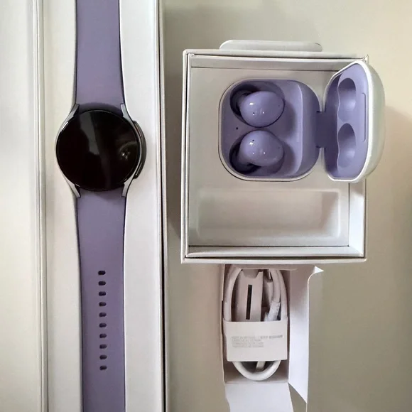 Samsung Lavender Smartwatch and Earbuds Set