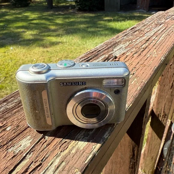 Samsung Metallic Silver Digital Camera