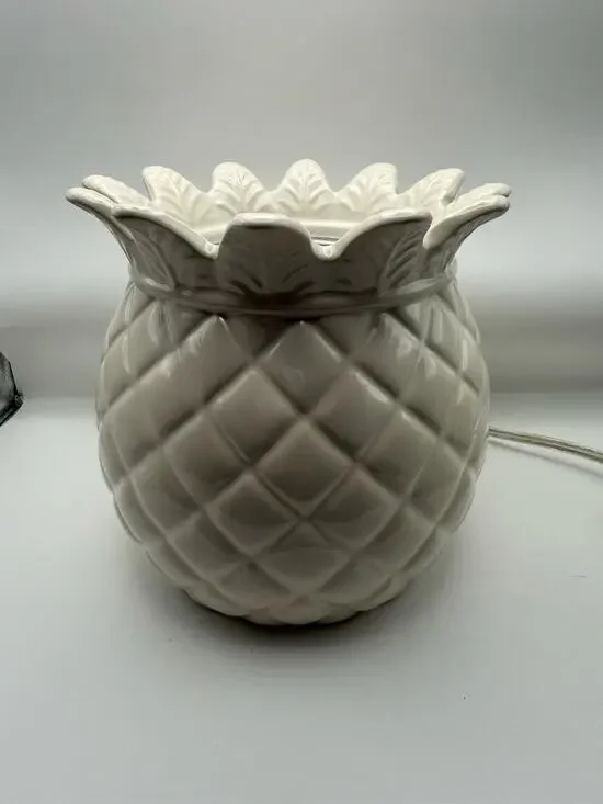 Yankee Candle White Ceramic Pineapple Scenterpiece MeltCup Warmer Tested/Works