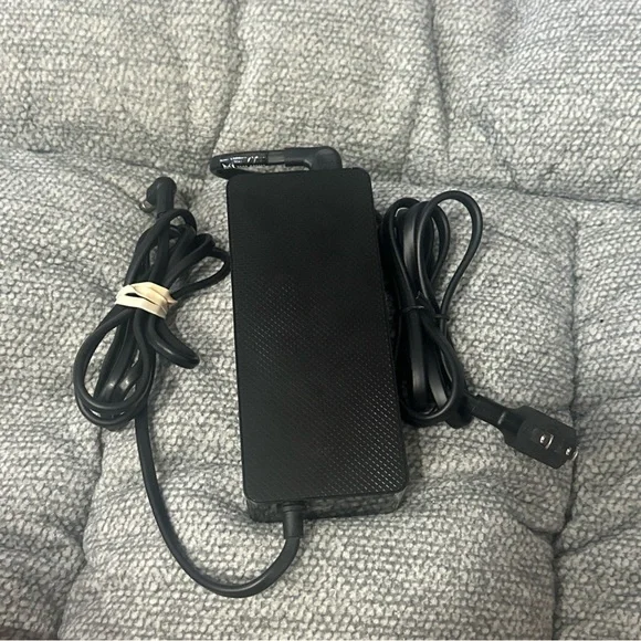 OEM Samsung Power Supply AC Adapter  100W 22V 4.54A Model A10024_APN