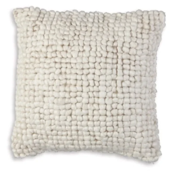 Aavie Pillow Chunky Knit Cream with insert
