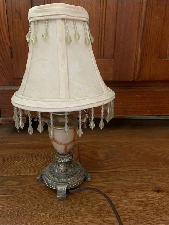 Vintage-Style Cream Table Lamp with Beaded Fringe