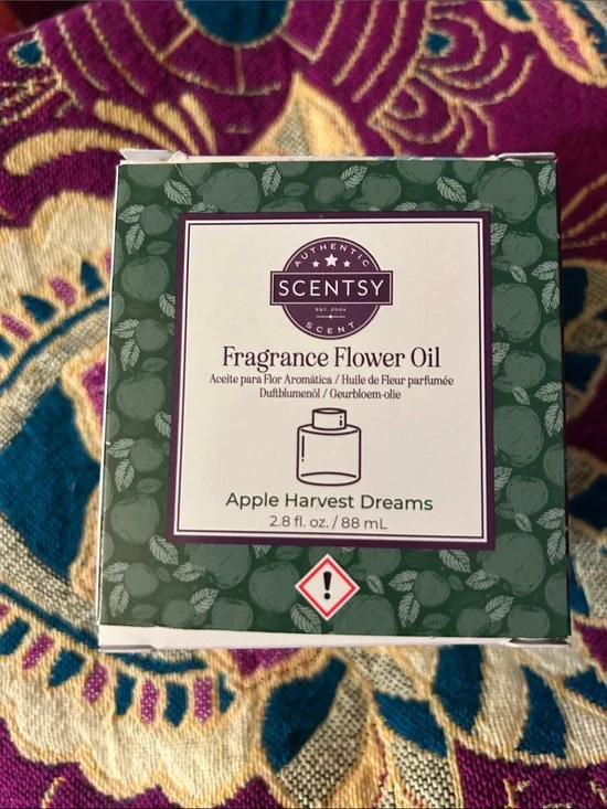 NWT Scentsy fragrance flower oil in Apple Harvest Dreams