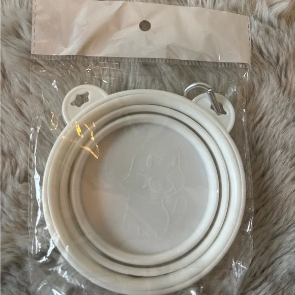NIB White Collapsible Pet Bowl