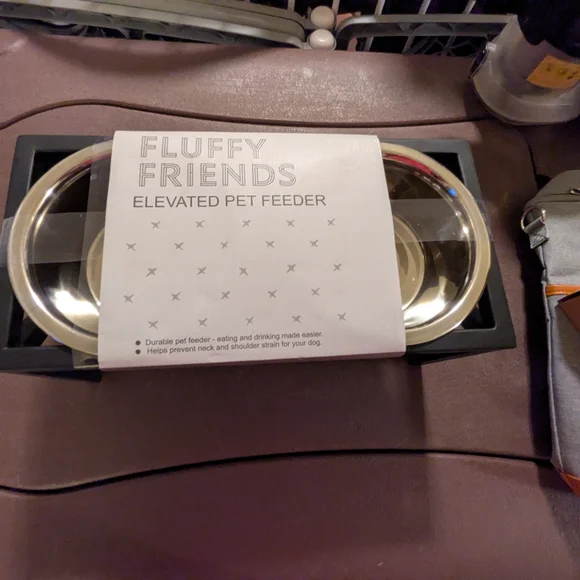 Fluffy Friends Elevated Pet Feeder