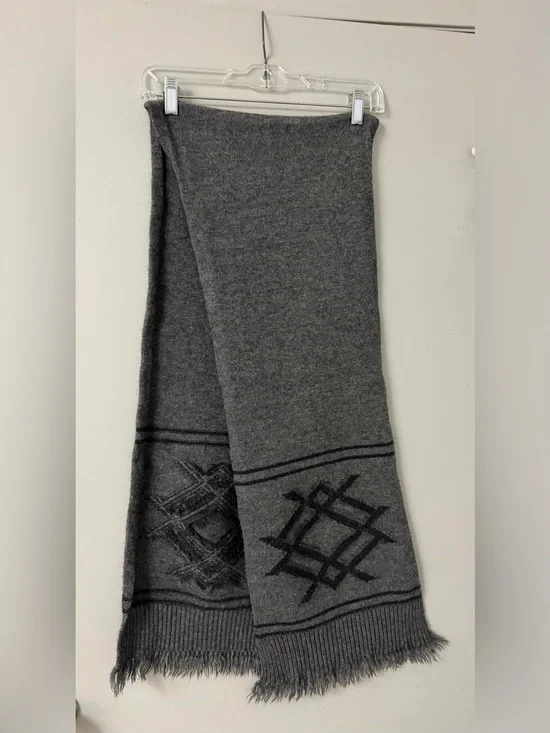 Pendleton Gray Knit Fringe Scarf Geometric Pattern Unisex