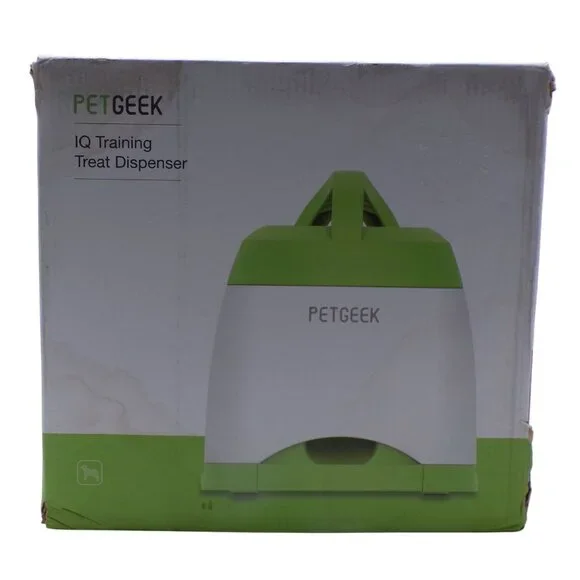 NIB PETGEEK Dog Treat Dispenser w/Automatic Sounds, Dog Feeder, Remote Control