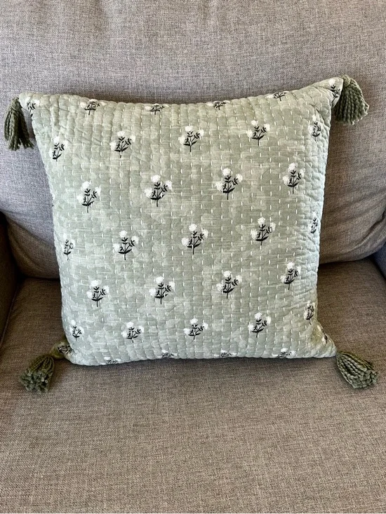 Envogue Duck Feather Sage Pillow Floral & Stitch Detail Cotton Cover 18”x18” EUC