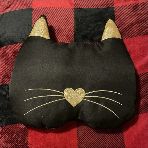Black Cat Face‎ Gold Ears Whiskers Heart Nose Decor Accent Pillow 16