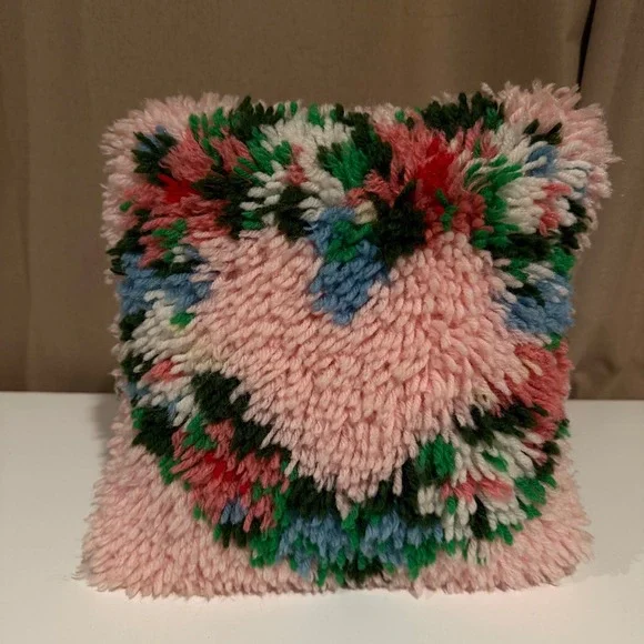 Vintage Handmade Latch Hook Heart Pillow Pink Shaggy Retro Boho Decor Floral‎