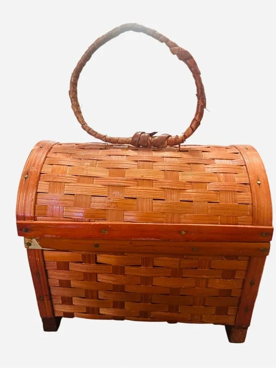vintage woven wicker wood tabletop trunk styled as a small treasure chest. 5X5.5