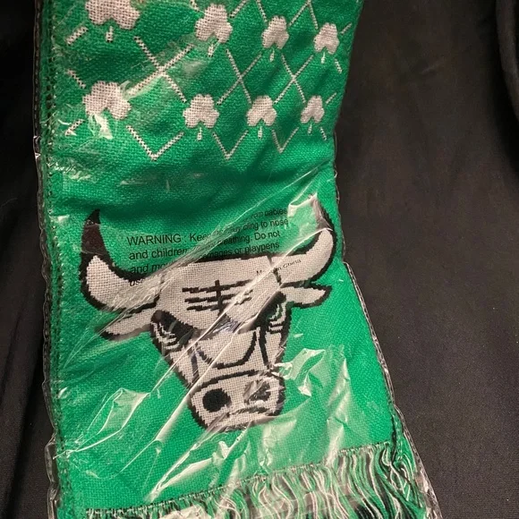 Bulls-Promo Scarf w/Bud Light‎ and Clovers,Grn/Blk