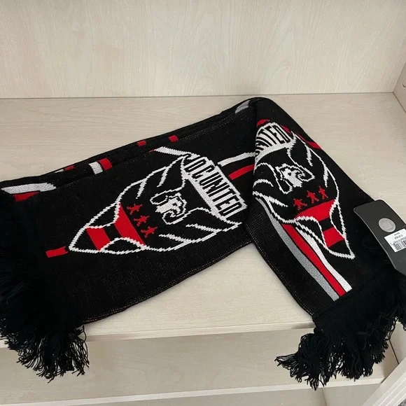 NWT DC United Scarf