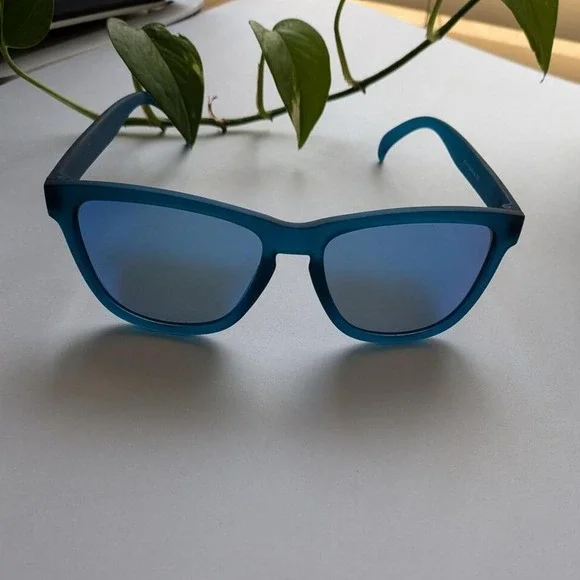 Light As Air + No Slip Fit Air Fit Blue Polarized Mirror Sports Sunglasses