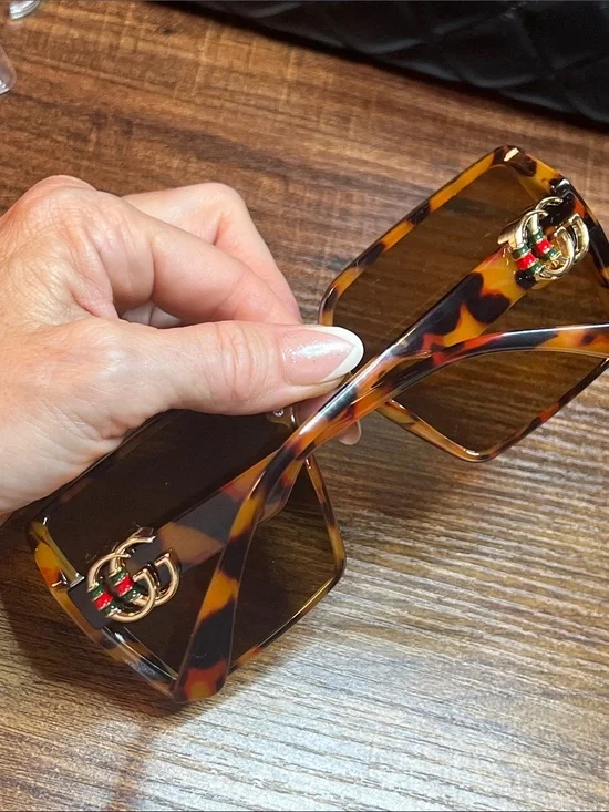 Oversized Tortoiseshell Square Sunglasses - Brown Lenses