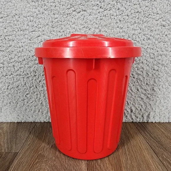 Vintage Willow 1.5 Litre Red Plastic Mini Desktop Trash Can Bin with Lid Small